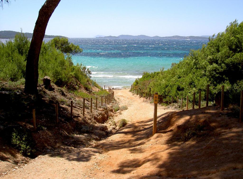 Residence Odalys Les Oceanides La Londe-les-Maures ภายนอก รูปภาพ